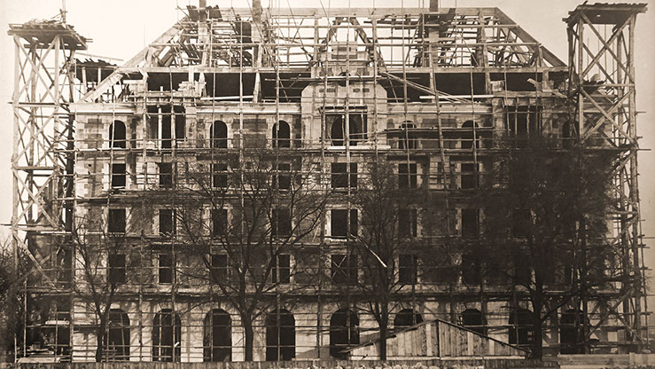 Construction of the Fondation Biermans-Lapôtre in 1924-1927