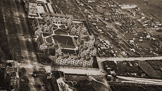 Fondation Deutsch de la Meurthe. Canada House (left), Slum (right)