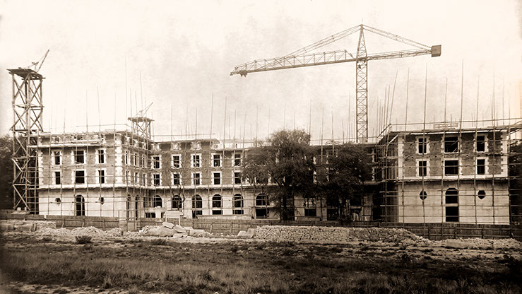 Construction of the Fondation Biermans-Lapôtre in 1924-1927