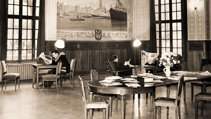 Reading room in the main hall